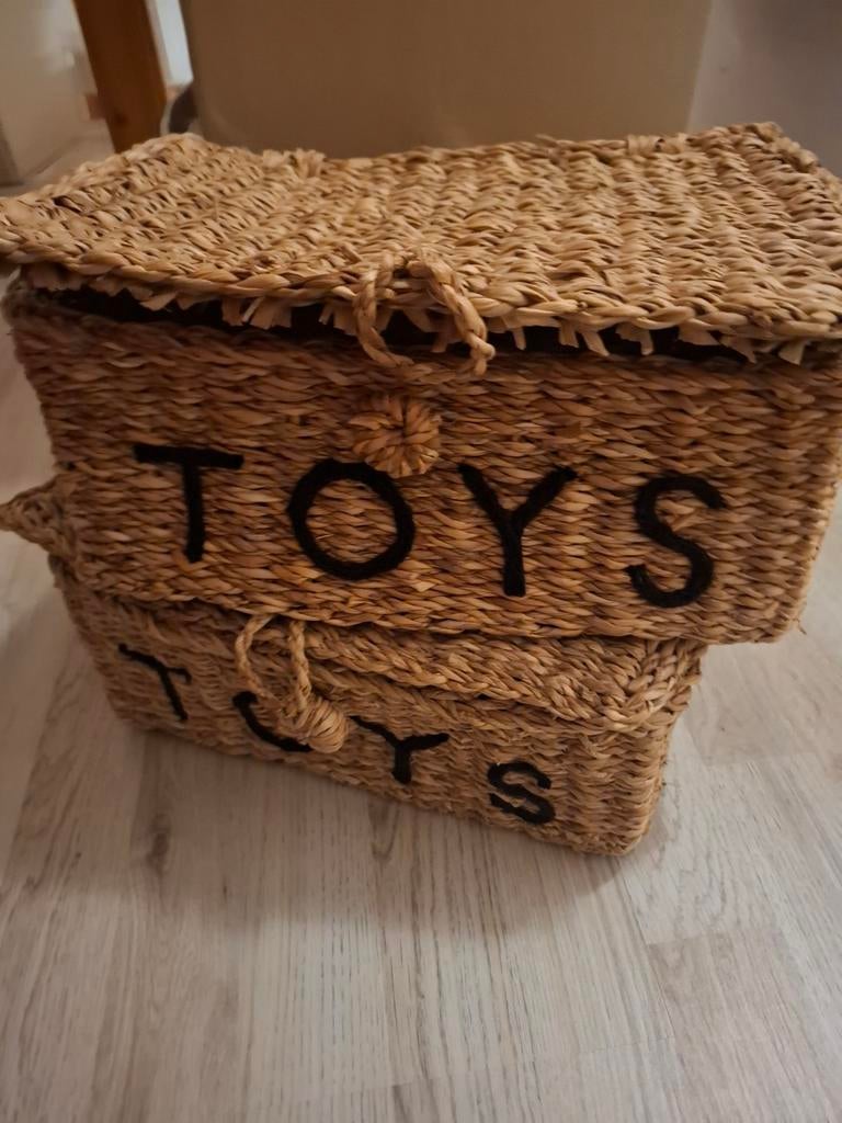 2 speelgoedmanden met deksel van H&M home, Ophalen, Minder dan 50 cm, Gebruikt, 50 tot 100 cm