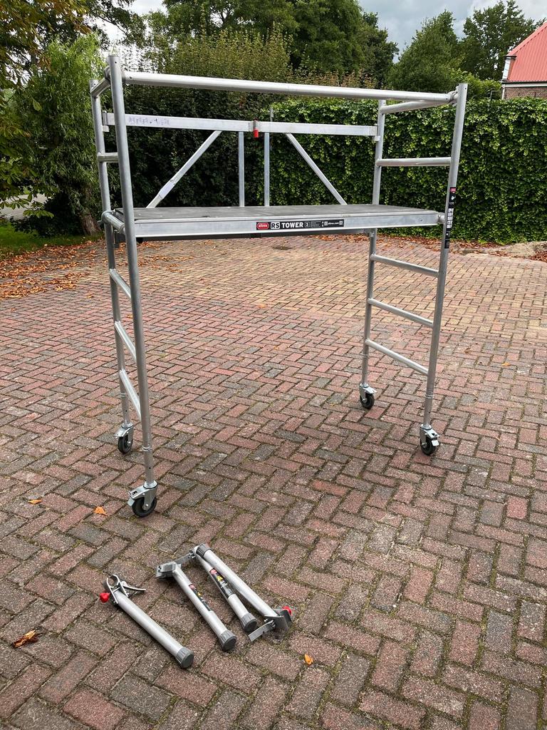 Te huur Altrex RS Tower 34., Ophalen, Zo goed als nieuw, Rolsteiger of Kamersteiger, 2 tot 5 meter