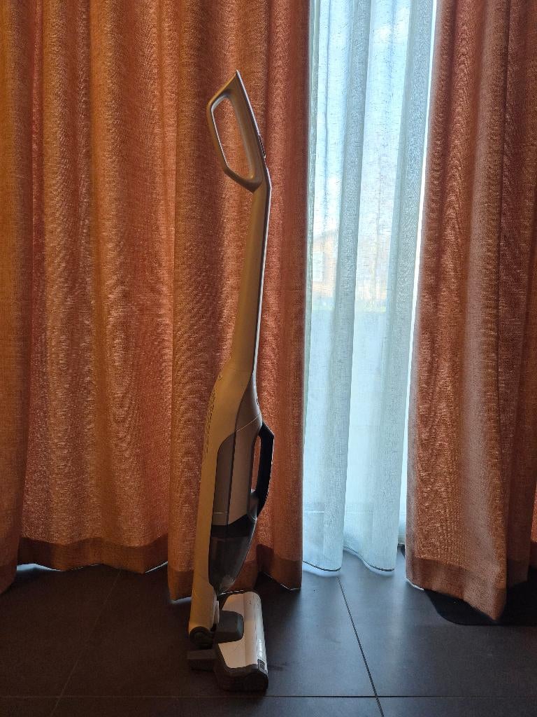 Bosch draadloze stofzuiger met kruimeldief, Witgoed en Apparatuur, Stofzuigers, Ophalen, Gebruikt, Stofzuiger, Reservoir