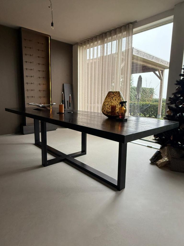 ZGAN Eetkamertafel 300 cm / 3m twv €2399,-, Huis en Inrichting, Tafels | Eettafels, 200 cm of meer, Zo goed als nieuw, Vijf personen of meer