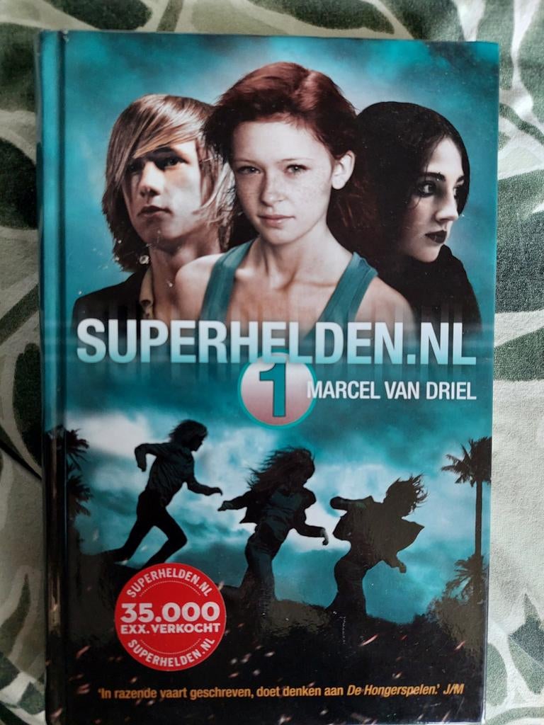 Superhelden . nl 1 - Marcel van Driel (Hardcover), Ophalen of Verzenden, Gelezen, Marcel van Driel, Fictie