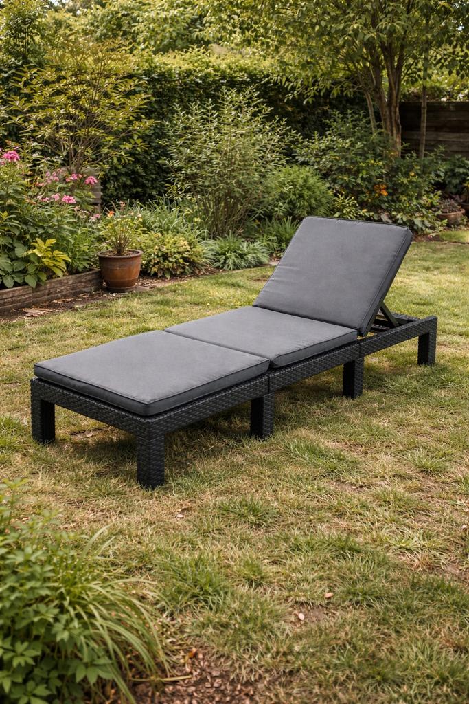 Ligbed, Ophalen of Verzenden, Zo goed als nieuw, Kunststof, Verstelbaar