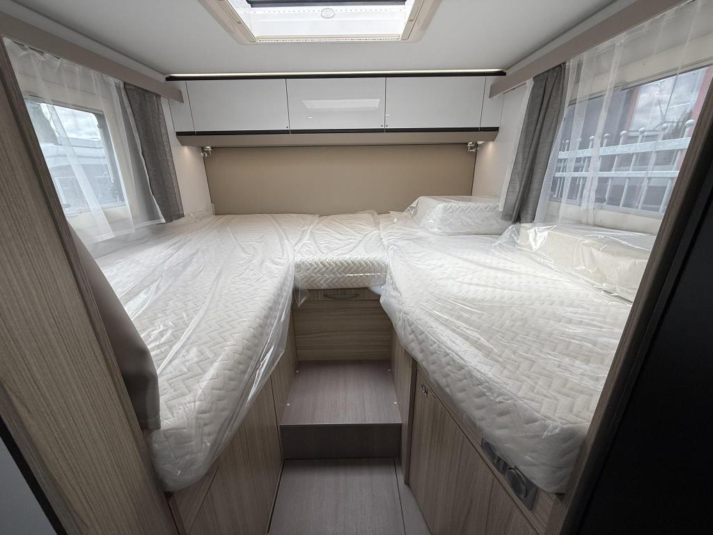 Adria Compact Supreme DL Face-to-face - Automaat - 2025, Ringverwarming, Fiat, Adria, 6 tot 7 meter