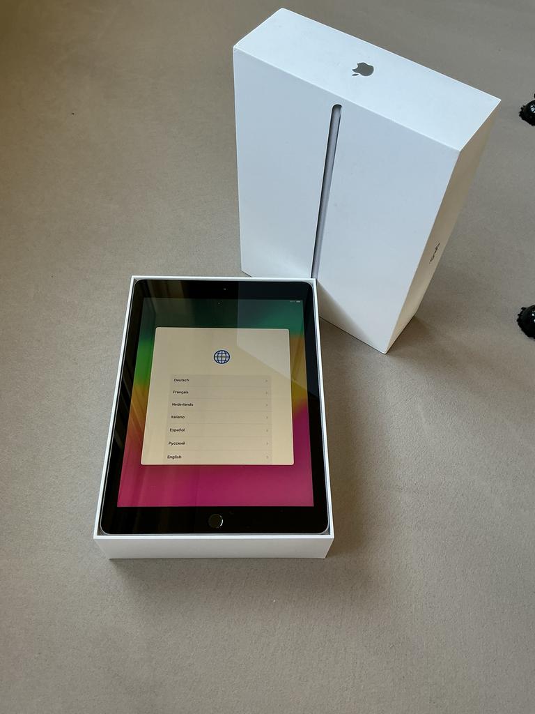 Apple iPad 6e Generatie // 32GB // Nieuwstaat, Computers en Software, Apple iPads, 10 inch, Gebruikt, 32 GB, Apple iPad