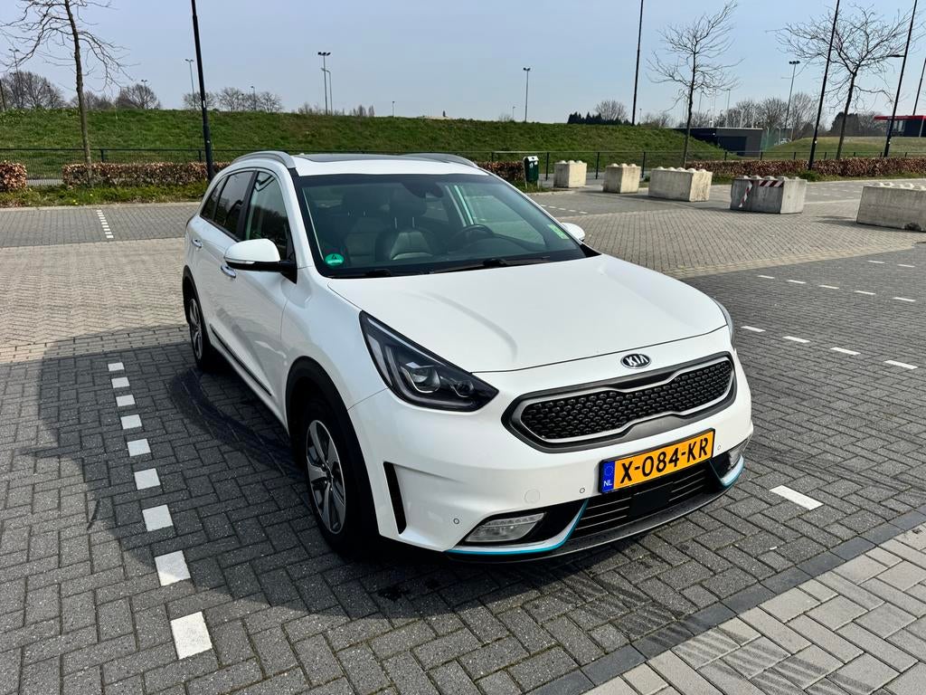 Kia Niro 1.6 GDi Phev 141pk Dct6 2018 Wit, Auto's, Kia, 77 km/l, Wit, Plug-in hybride, SUV of Terreinwagen