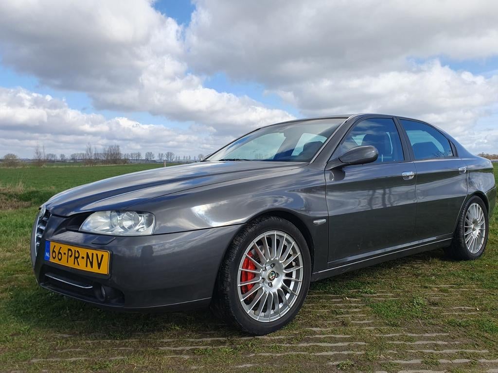 Alfa Romeo 166 3.0 V6 Busso Aut.(distr. verv.: 255.000), Parkeersensor, Zwart, Leder, Particulier
