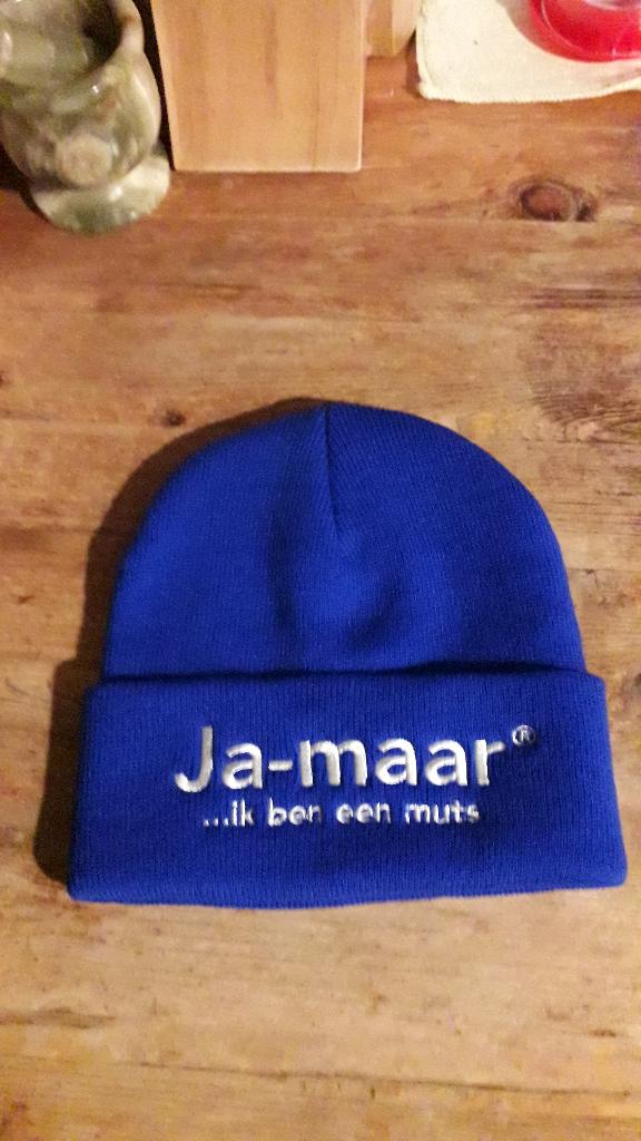 Blauwe muts met opdruk: "Ja maar ik ben en muts"! 5,00, Ophalen of Verzenden, Nieuw, Maat 38/40 (M), Muts