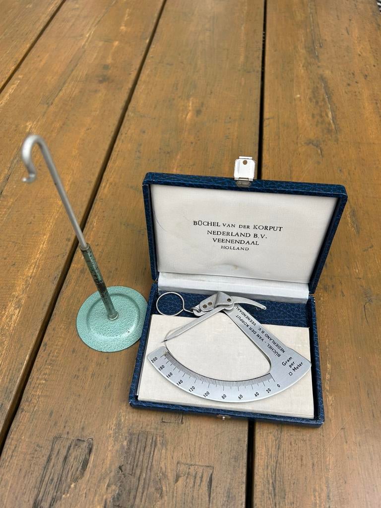 Papierweger en diktemeter, Ophalen, Gebruikt