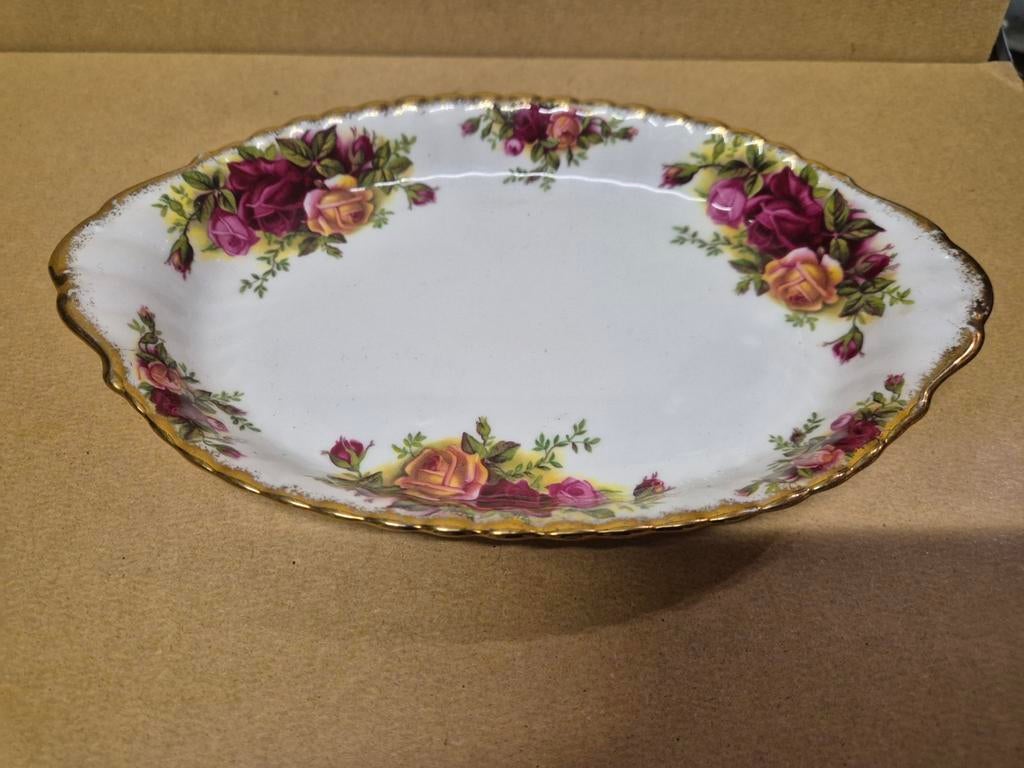 Royal albert porselein, Ophalen of Verzenden, Zo goed als nieuw, Porselein, Bord of Schaal