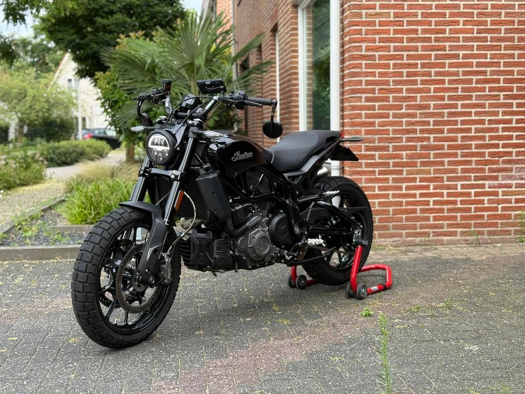 Indian FTR 1200 | CARPLAY | AKRAPOVIC