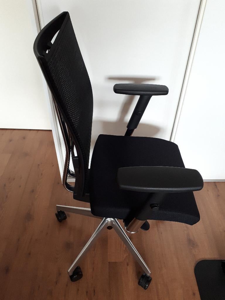 Te koop aangeboden: bureaustoel, Ophalen, Nieuw, Zwart