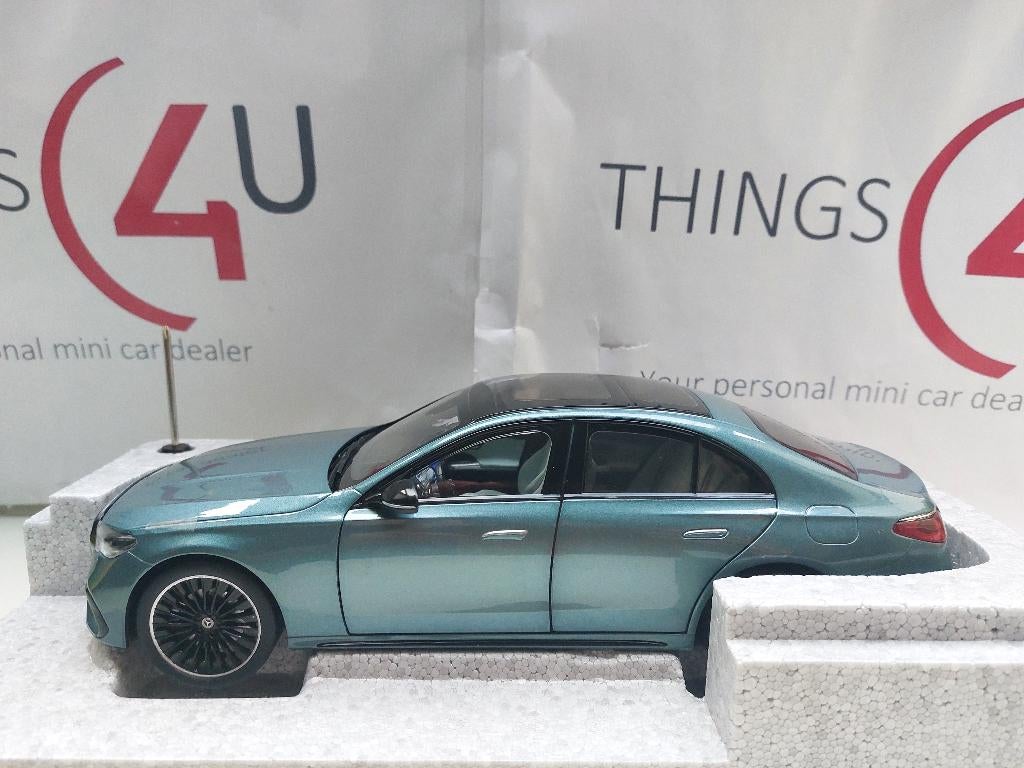 iScale 1:18 Mercedes-Benz E-Klasse W214 Limousine 2024 verde, Hobby en Vrije tijd, Modelauto's | 1:18, Ophalen of Verzenden, Nieuw
