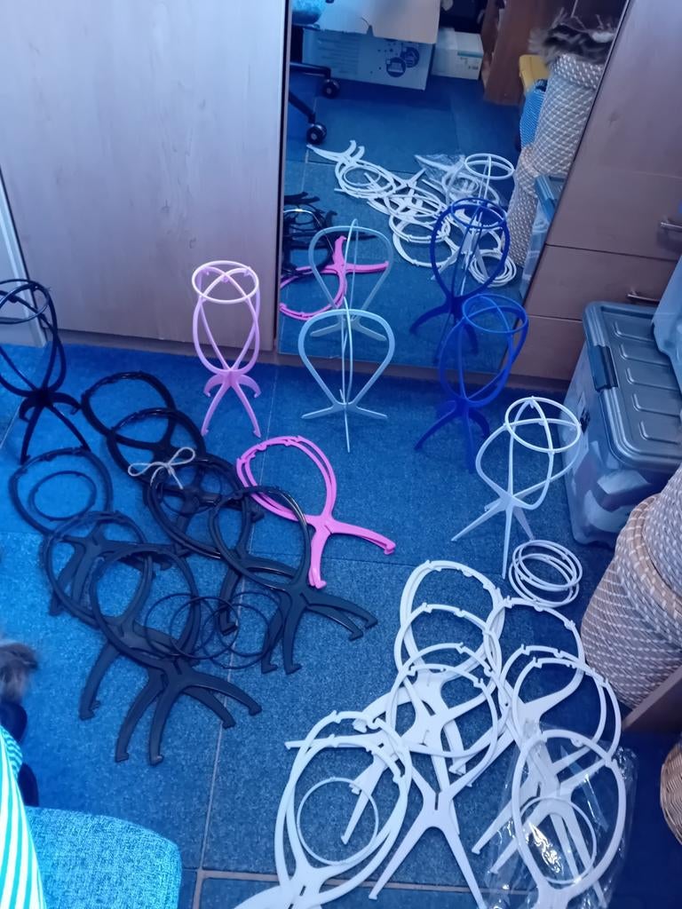 Pruiken standaards., Ophalen of Verzenden