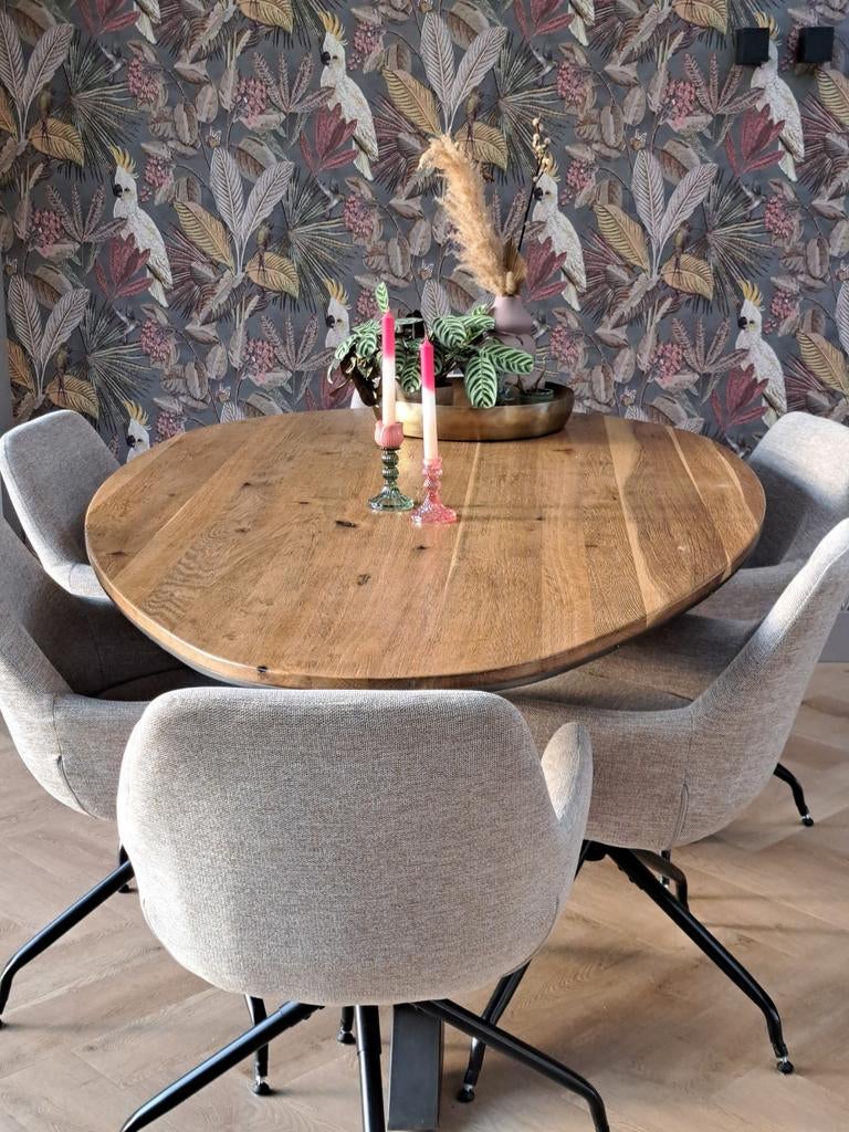 8 Kick Creme Stoelen in Nieuwstaat, Huis en Inrichting, Ophalen