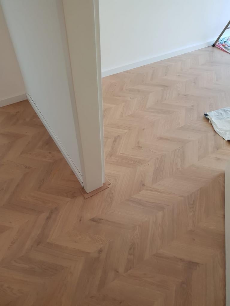 Laminaat legger met 17 jaar ervaringen