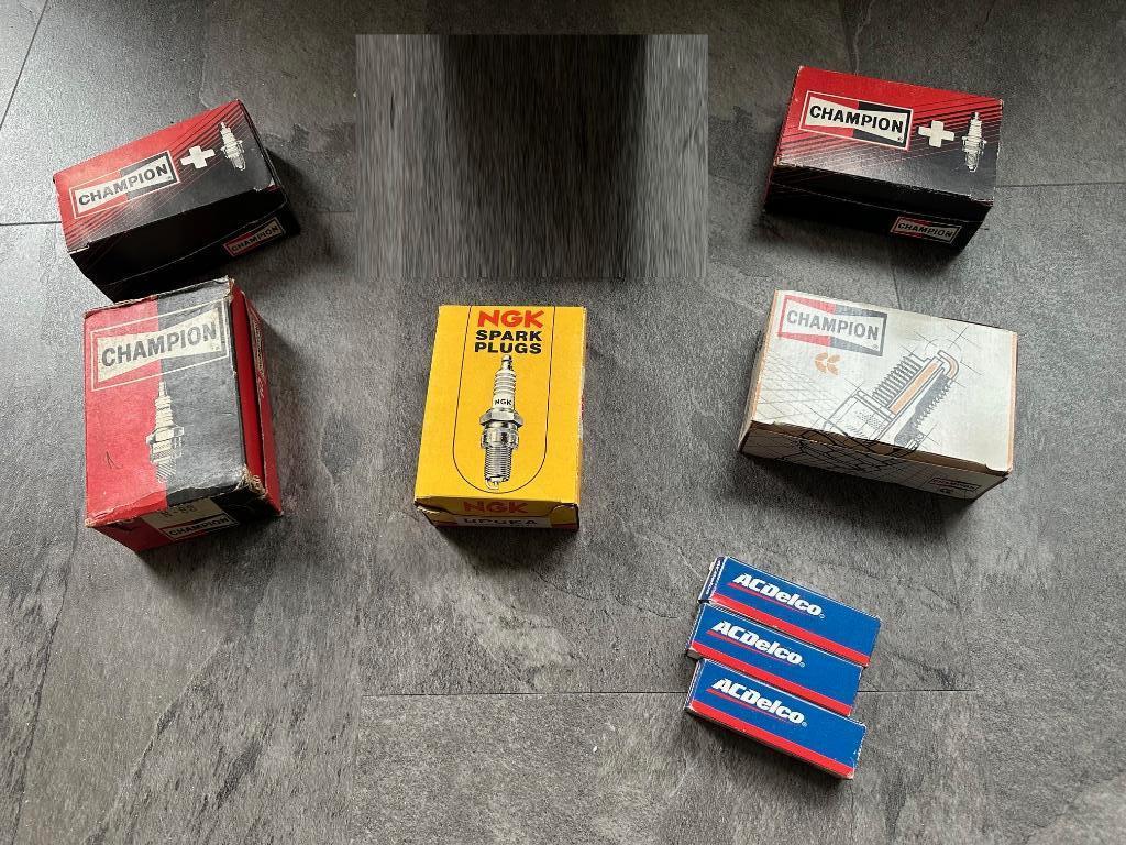 6 soorten BOUGIES dozen NIEUW. Champion NGK ACDelco. NOS, Verzamelen, Ophalen of Verzenden, Gebruikt, Gebruiksvoorwerp