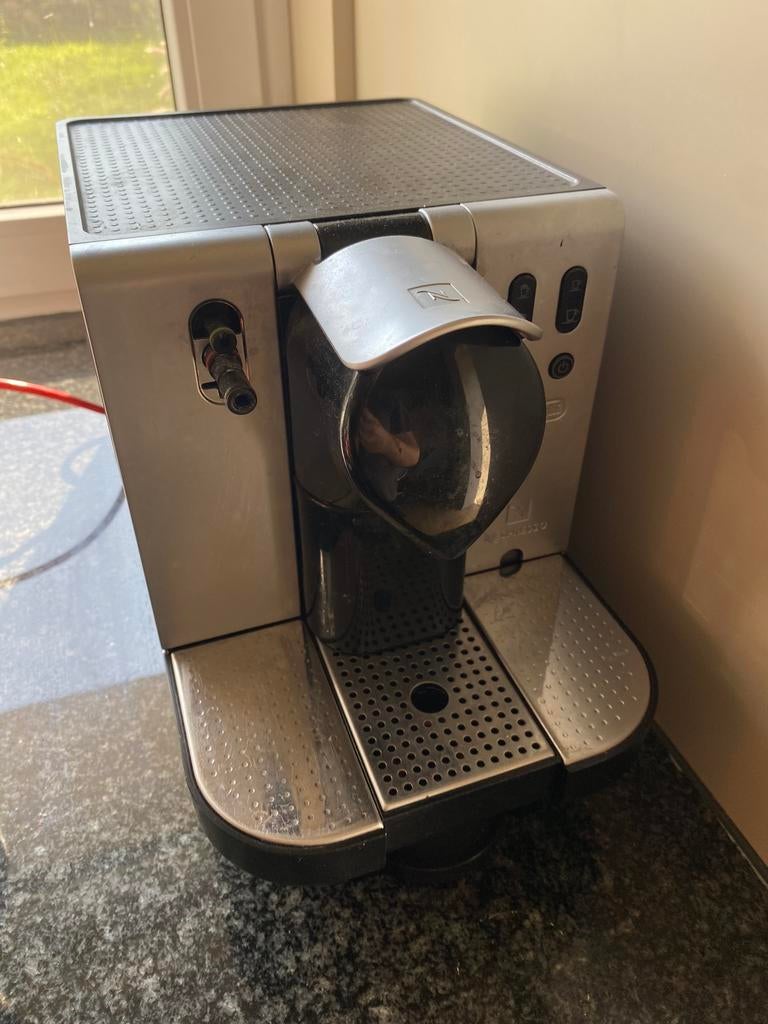 Nespresso DeLonghi Lattissima koffieapparaat, Ophalen of Verzenden, Zo goed als nieuw, Koffiemachine