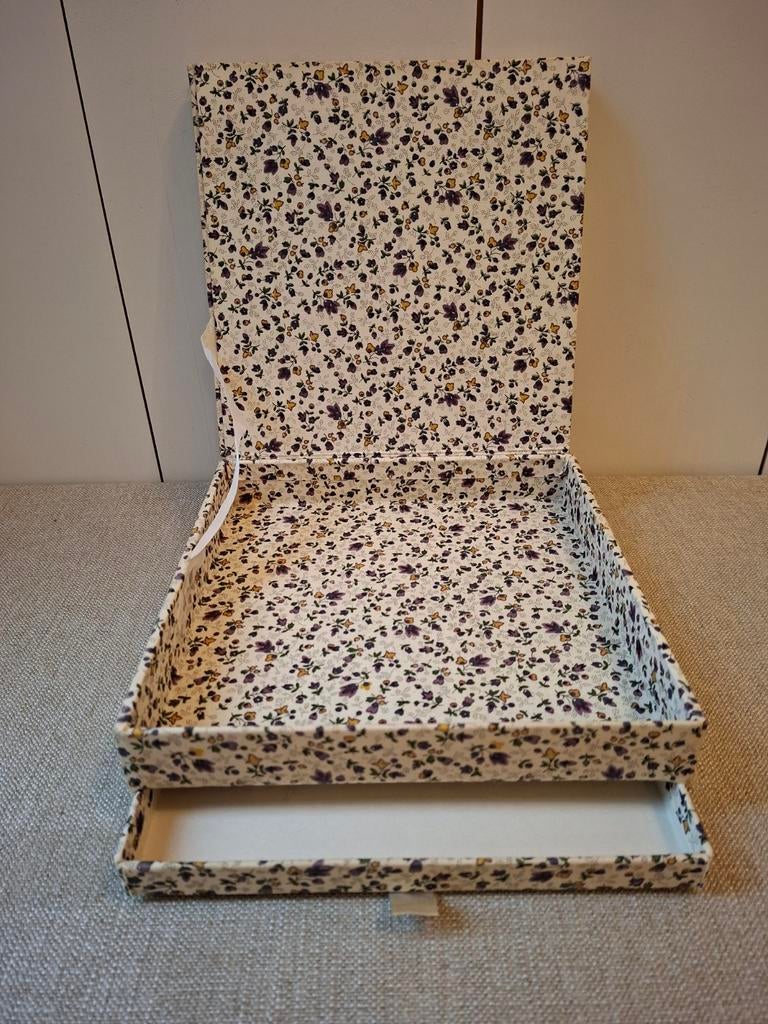 Stoffendoos met deksel en lade, Overige materialen, Minder dan 50 cm, Gebruikt, Minder dan 50 cm