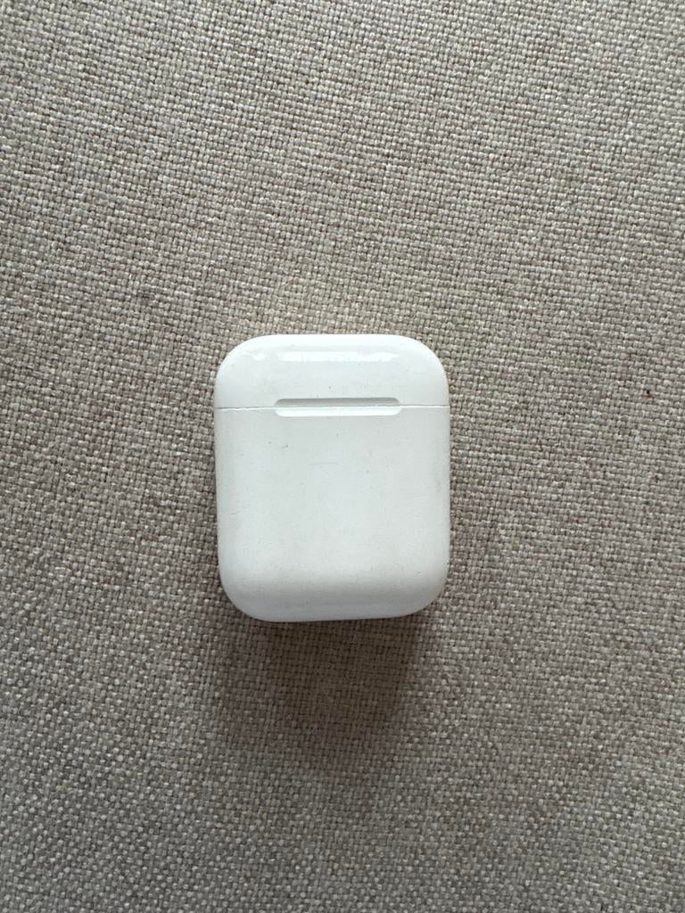 Apple AirPods Oplaadcase (Zonder Oortjes), Telecommunicatie, Mobiele telefoons | Oordopjes, Ophalen of Verzenden, Gebruikt, In oorschelp (earbud)