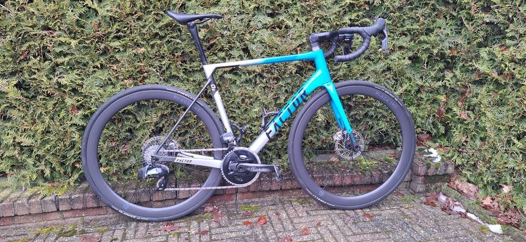 TE KOOP! Factor O2 Miami Blue Racefiets, Fietsen en Brommers, Fietsen | Racefietsen, 28 inch, Carbon, Heren, Zo goed als nieuw