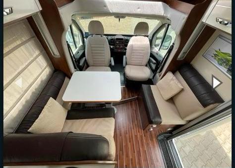 Camper mc louis soeverein  l 723, Caravans en Kamperen, Half-integraal