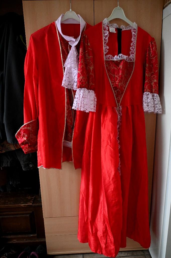 carnavals pakken heren en dames maat 58 en 42, Carnaval, Maat 56/58 (XL), Ophalen of Verzenden, Zo goed als nieuw