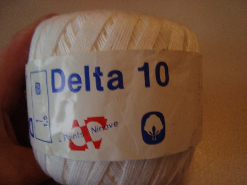 1 bolletje witte katoen, Ophalen of Verzenden, Nieuw, Breien of Haken, Patroon of Boek