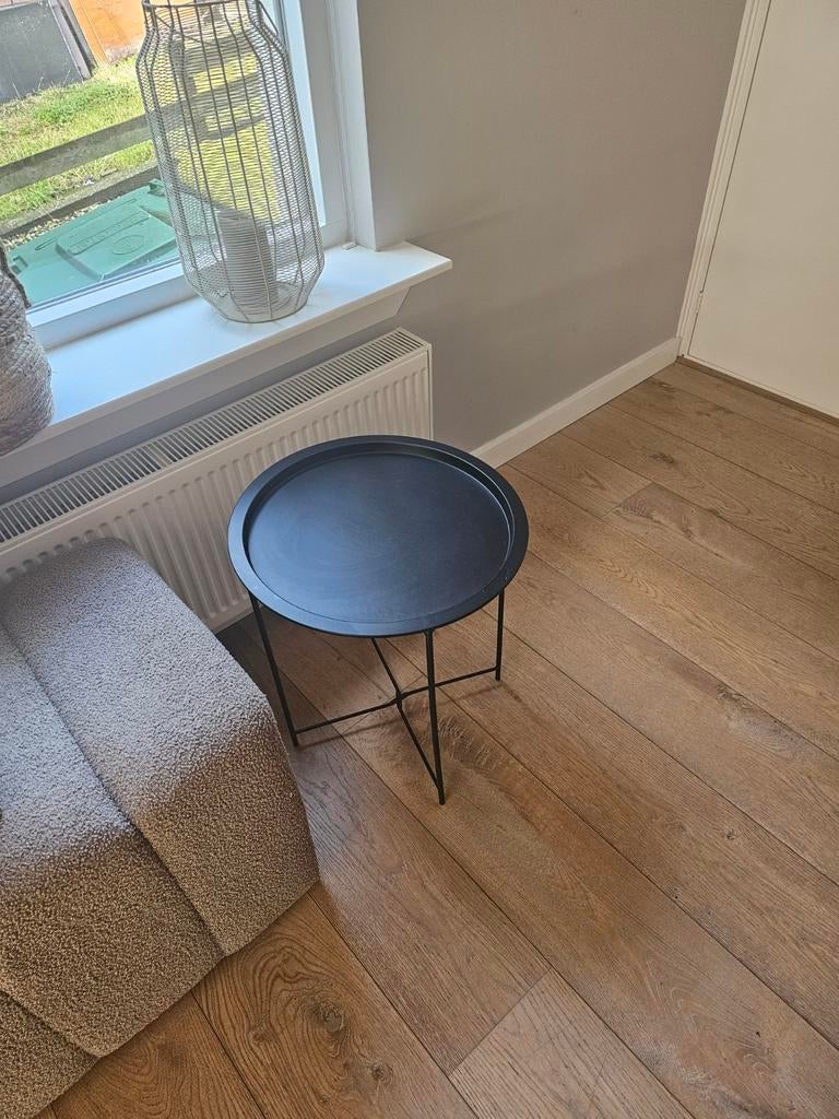 Rond, zwart bijzettafeltje, Huis en Inrichting, Tafels | Bijzettafels, Minder dan 55 cm, Rond, Zo goed als nieuw, Ophalen