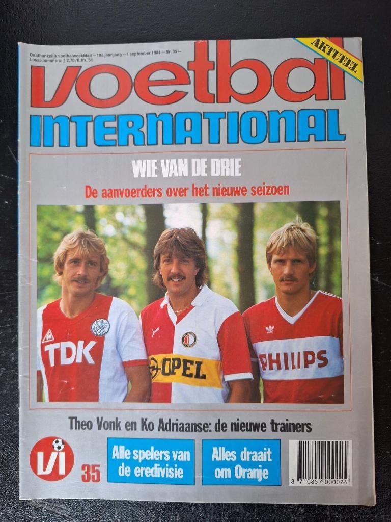 Voetbal International seizoensgids 1984-85, Ophalen of Verzenden, Zo goed als nieuw, Buitenlandse clubs, Boek of Tijdschrift