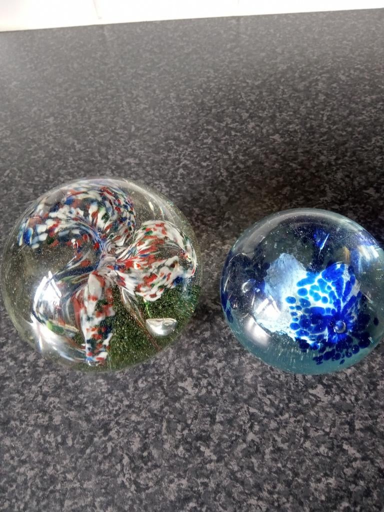 Twee Grote Paperweights, Ophalen of Verzenden