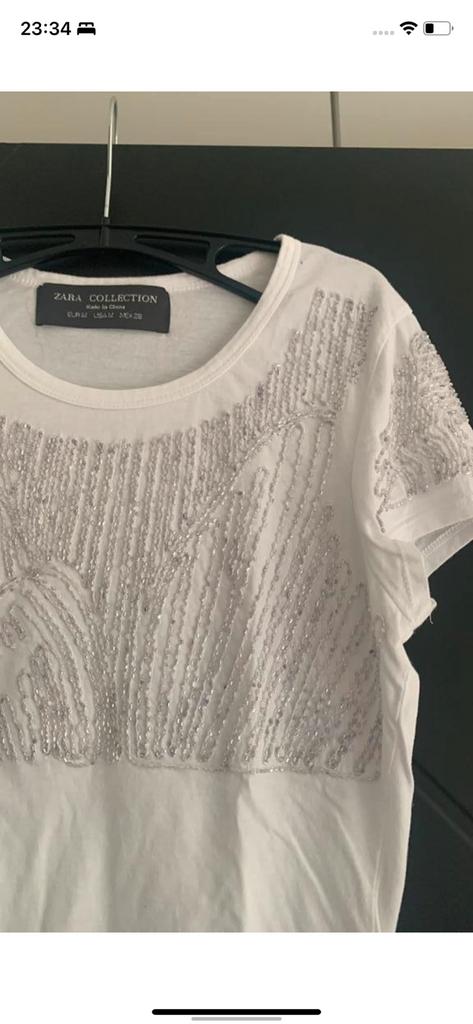 Super mooi wit shirt met kraaltjes motief maat S, Kleding | Dames, Tops, Wit, Ophalen of Verzenden, Zo goed als nieuw, Korte mouw