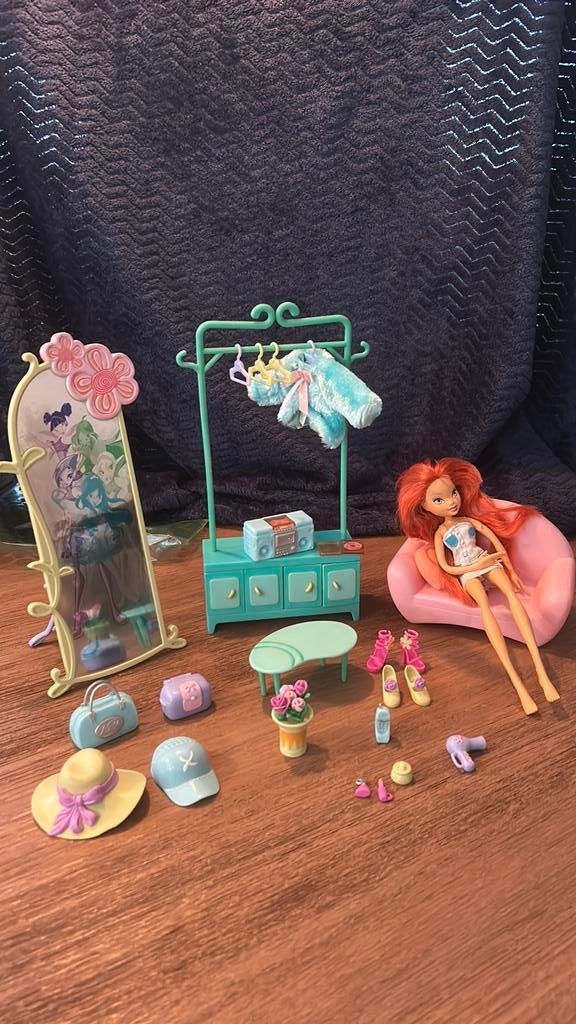 Winx club woonkamerset met pop, Ophalen of Verzenden, Zo goed als nieuw