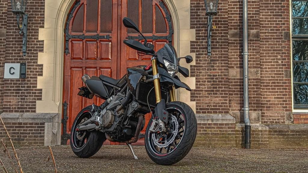 Aprilia Dorsoduro 750 - Akrapovic - A2 (35kw), Motoren, 750 cc, 2 cilinders, Sportuitlaat, Particulier