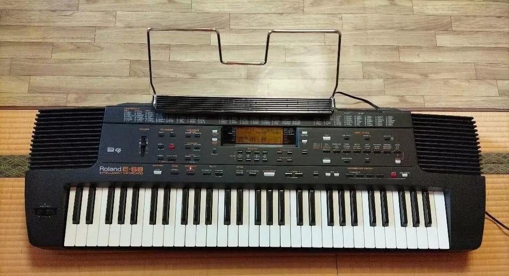 Roland E-68 intelligent Arranger Keyboard Piano Synthesizer, Ophalen of Verzenden, 61 toetsen, Roland