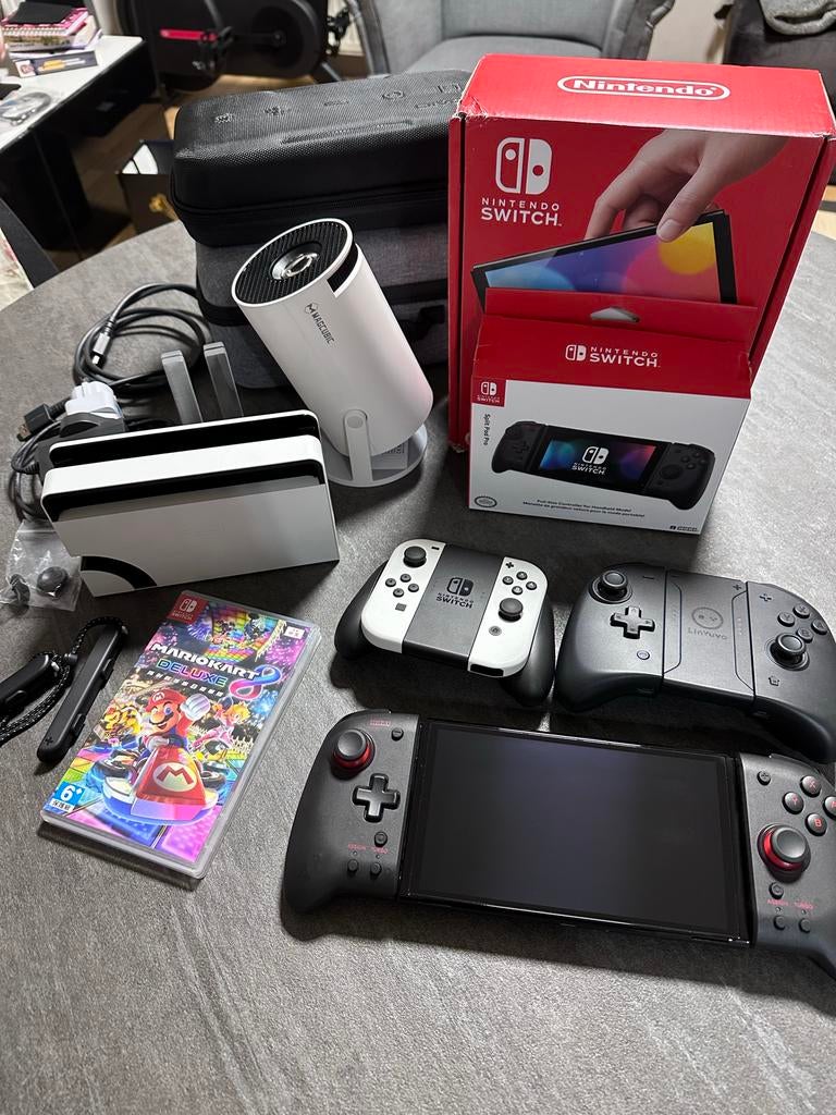 Nintendo Switch OLED+ veel accessories + 3 games +512GB, Racen en Vliegen, Eén computer, Ophalen of Verzenden, Zo goed als nieuw