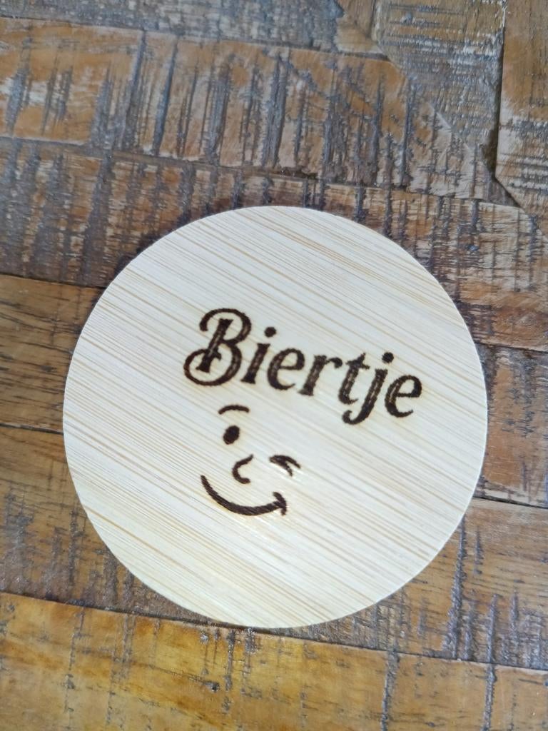 Houten Bieropener Rond - "Biertje" Design (65x12mm), Huis en Inrichting, Keuken | Keukenbenodigdheden, Nieuw, Overige typen, Hout