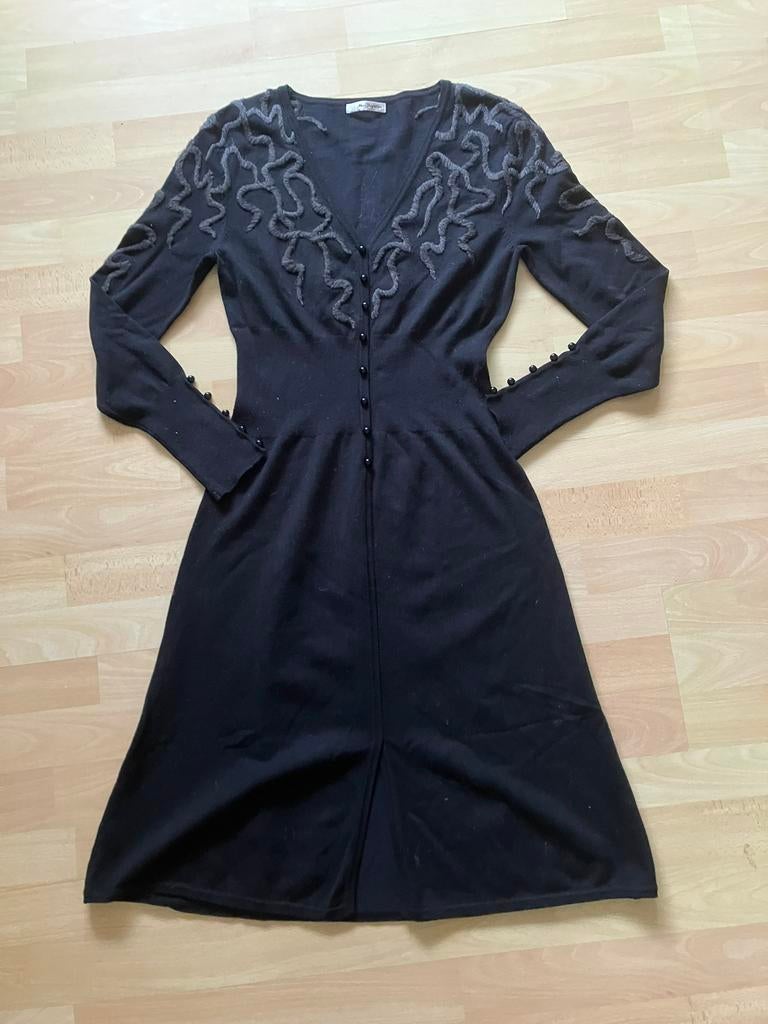 Miss Papillon zwarte wollen jurk met borduursel mt S izgs, Zwart, Ophalen of Verzenden, Maat 36 (S), Gedragen