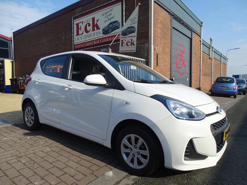 Hyundai i10 1.0i Comfort (bj 2018), Voorwielaandrijving, Stof, Gebruikt, Start-stop-systeem