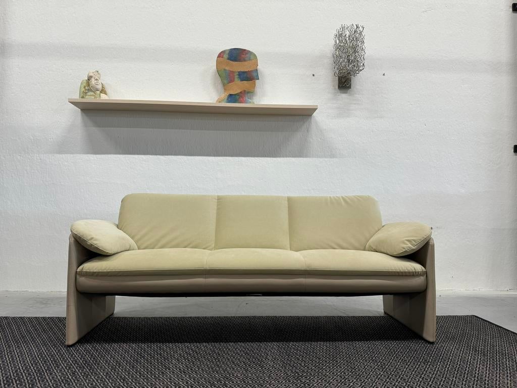 Nieuw Leolux Evidence Catalpa Bank 3 Zits Alcantara leer, Evidence, Pode Leolux, Ophalen of Verzenden, Rechte bank