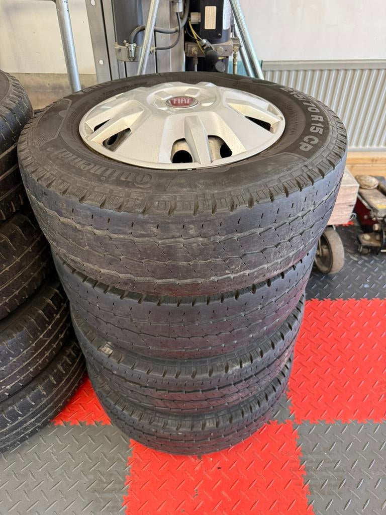 Stalen velgen Fiat Ducato 15” met originele wieldoppen, 15 inch, Velg(en), Ophalen of Verzenden, Zomerbanden