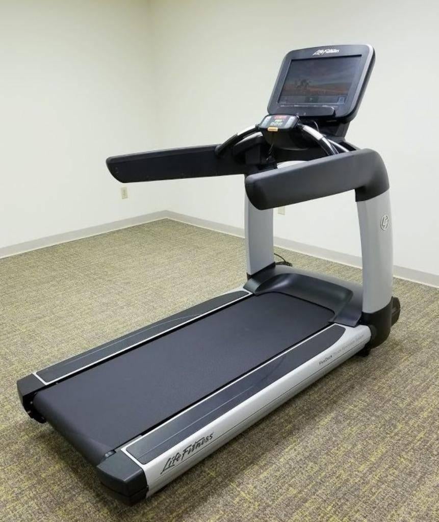 Life fitness Technogym loopband crosstrainer set Technogym, Sport en Fitness, Fitnessmaterialen, Zo goed als nieuw, Overige typen