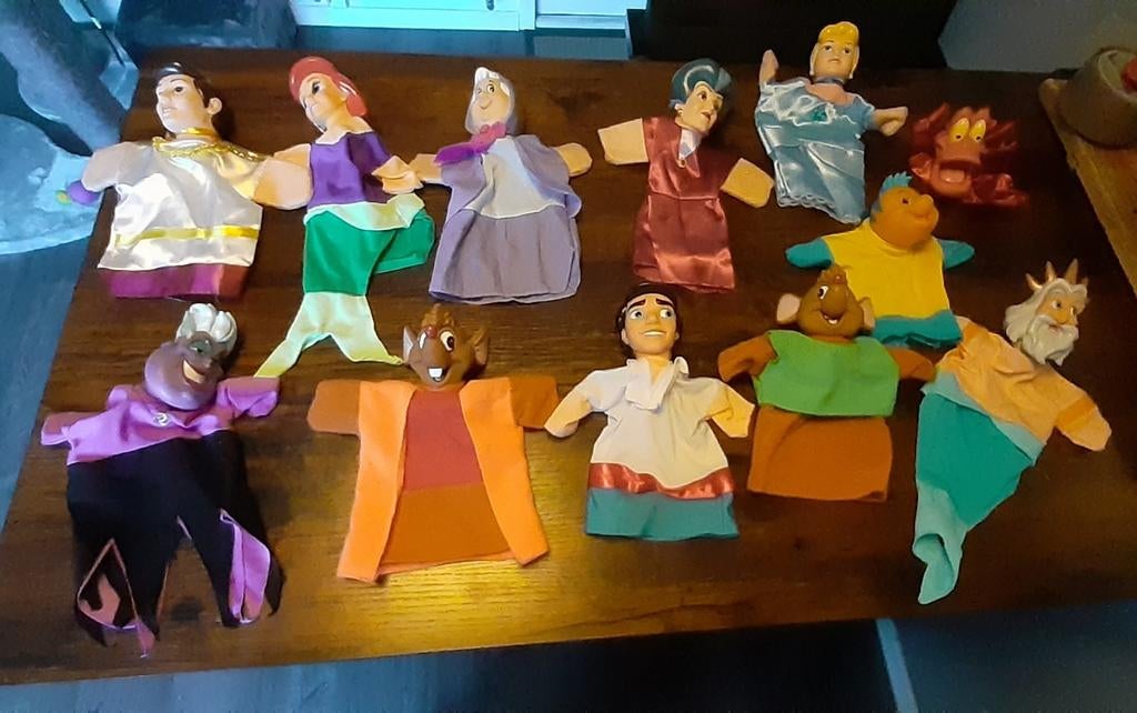 AH Disney Handpoppen, Assepoester & kleine zeemeermin, Ophalen of Verzenden, Zo goed als nieuw, Jongen of Meisje