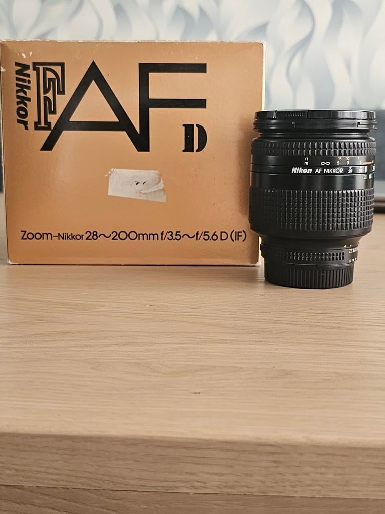 Nikon AF NIKKOR 28~200mm f/3.5~f/5.6 D (IF) zoomlens, Audio, Tv en Foto, Fotografie | Lenzen en Objectieven, Ophalen of Verzenden