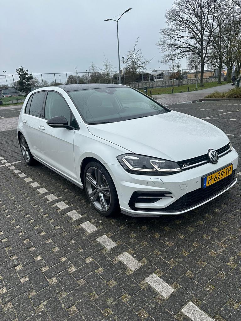 Volkswagen Golf 1.0 TSI R PANO 115pk 7-DSG 2019 Wit, Auto's, Volkswagen, 1165 kg, 630 kg, 115 pk, 3 cilinders
