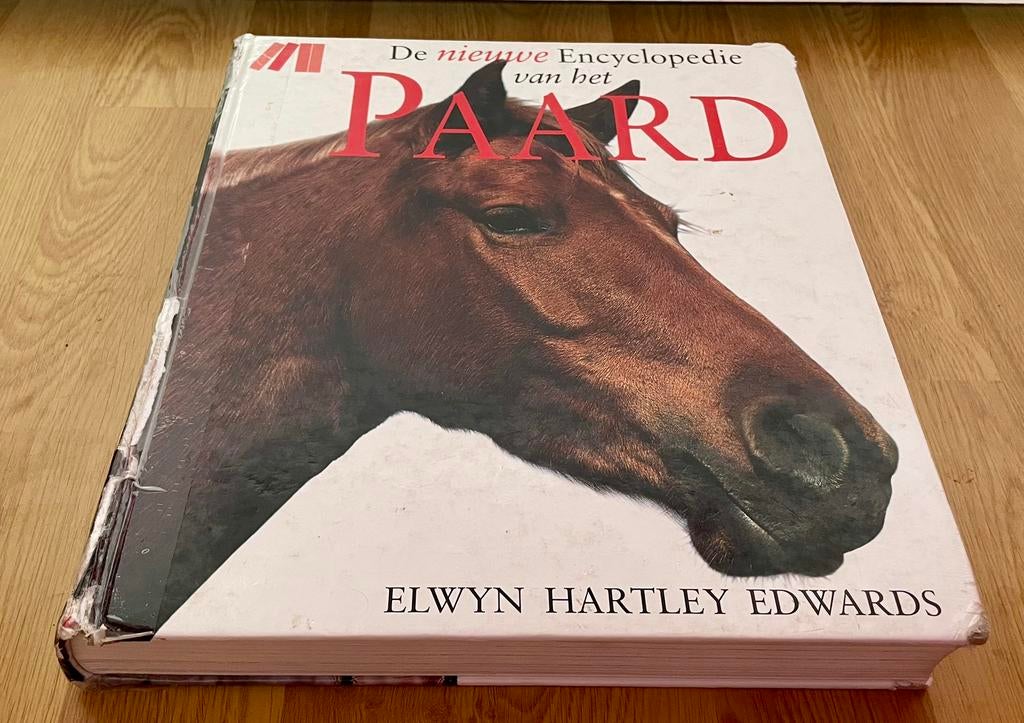 E. Hartley Edwards - De nieuwe encyclopedie van het paard, Gelezen, E. Hartley Edwards, Ophalen of Verzenden, Paarden of Pony's