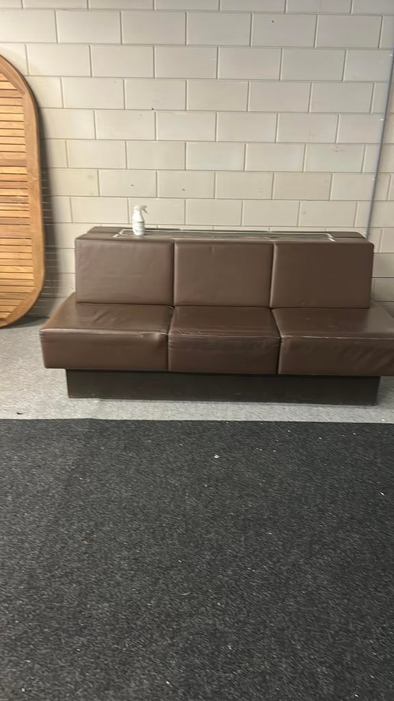 Dubbele bank . Rug aan rug . Piet boon of 1 lange  bank, Ophalen, Zo goed als nieuw