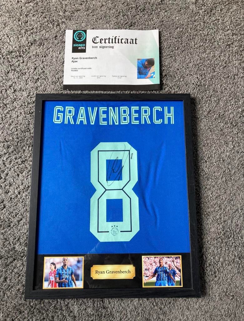 Gesigneerd Ryan Gravenberch shirt - Ajax #8 met certificaat, Verzamelen, Ophalen of Verzenden, Zo goed als nieuw, Ajax, Shirt