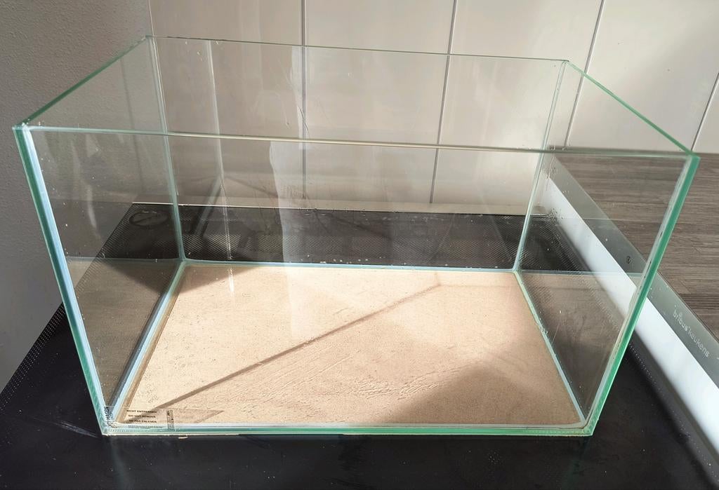 Aquarium 28L + pomp + verwarming, Dieren en Toebehoren, Vissen | Aquaria en Toebehoren, Ophalen, Zo goed als nieuw, Leeg aquarium
