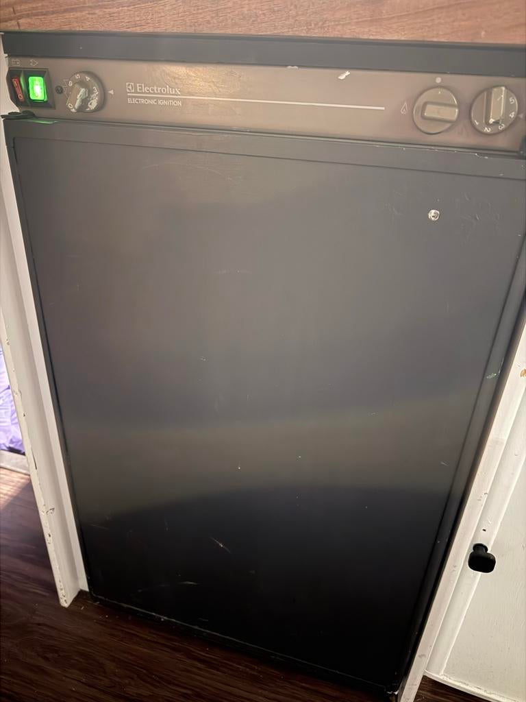 Electrolux RM4401 absorptie koelkast vriesvak 12v 230v gas, Witgoed en Apparatuur, Koelkasten en IJskasten, Ophalen, Gebruikt