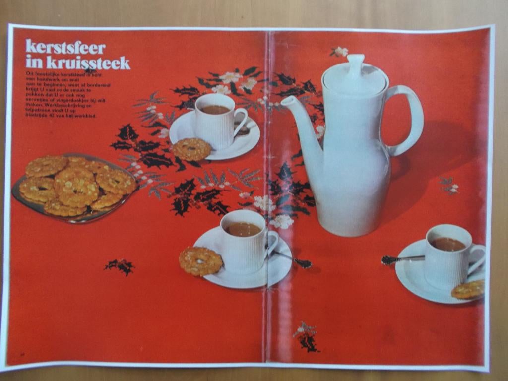 Kruissteek telpatroon: KERSTKLEED, ontwerp: Mies Bloch1, Ophalen of Verzenden, Zo goed als nieuw, Handborduren, Patroon